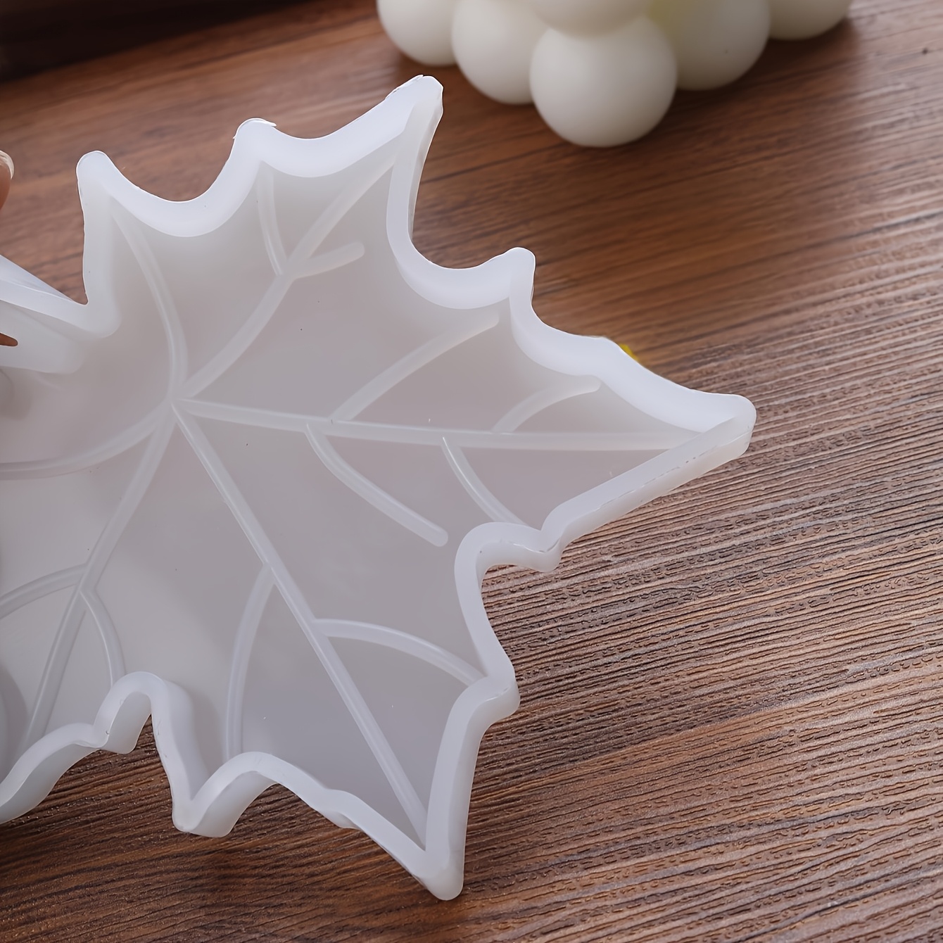 แม่พิมพ์ซิลิโคนรูปใบเมเปิ้ล 1  - Candle Making Accessories บทวิจารณ์และราคา